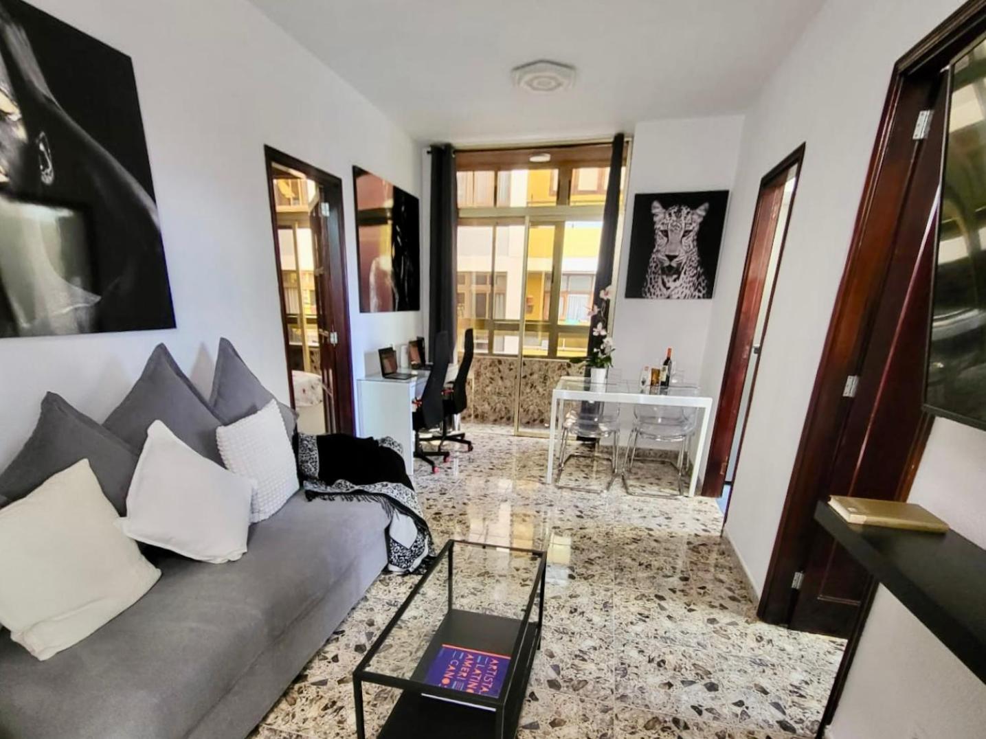 Affordable Holiday Accommodation For Large Families And Groups At Las Canteras Beach With 3 Bedrooms And Free Parking Las Palmas de Gran Canaria Exteriér fotografie